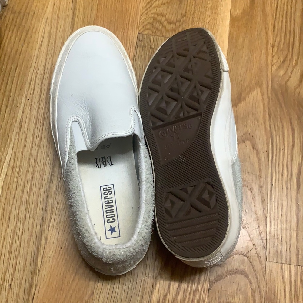 White/grey Converse slip-on